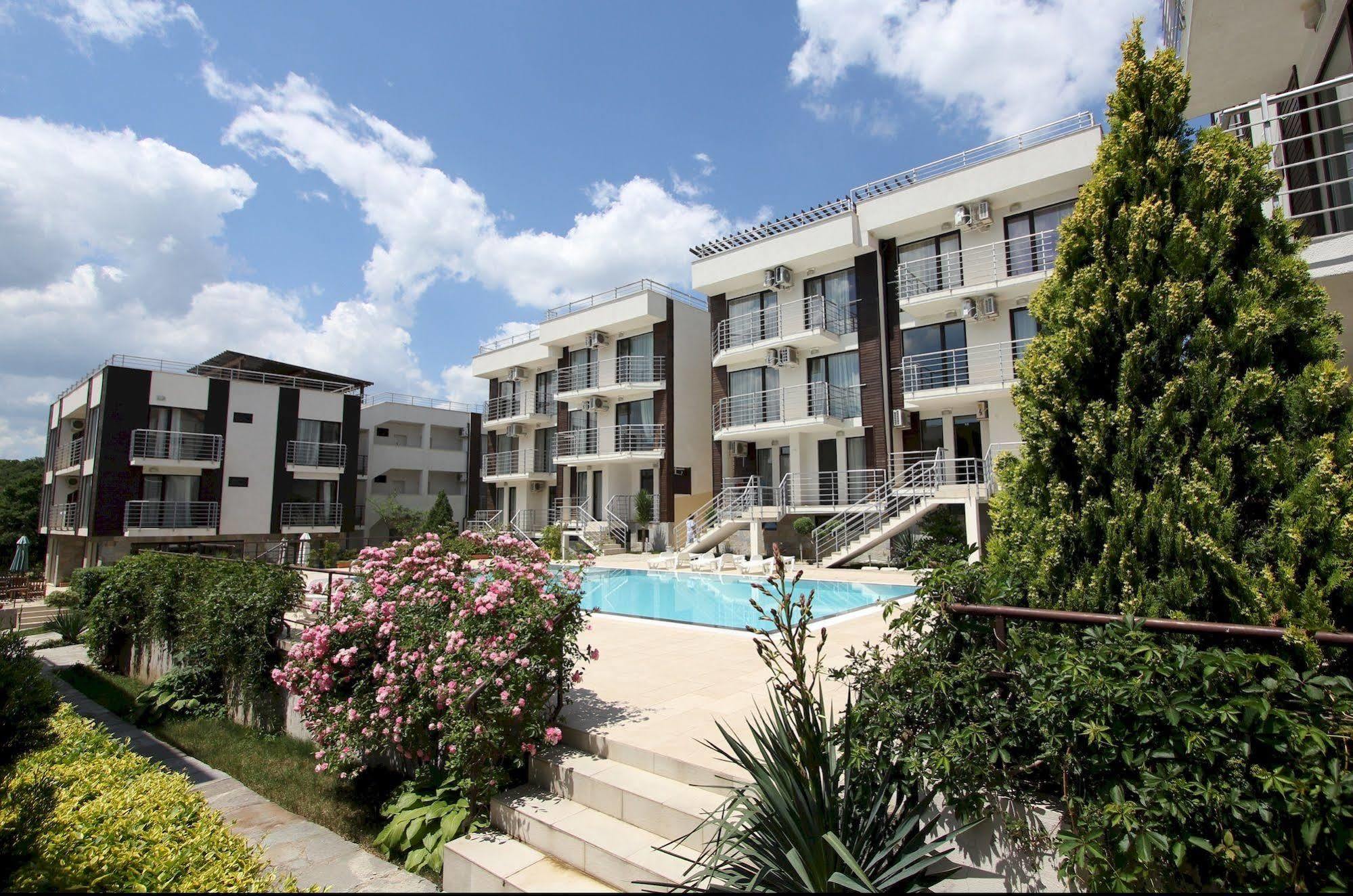 New Line Village Apartments Sunny Beach Exterior foto